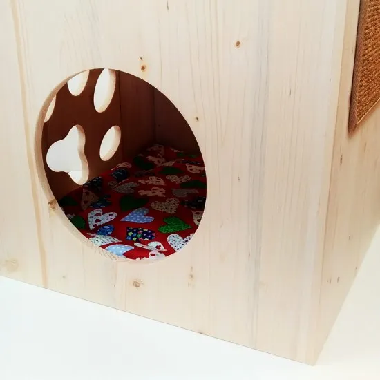 Torre Xl per Gatti Rosicchiando con due cuscini e tiragraffi 45 x 45 x 95h semplicemente unico !!